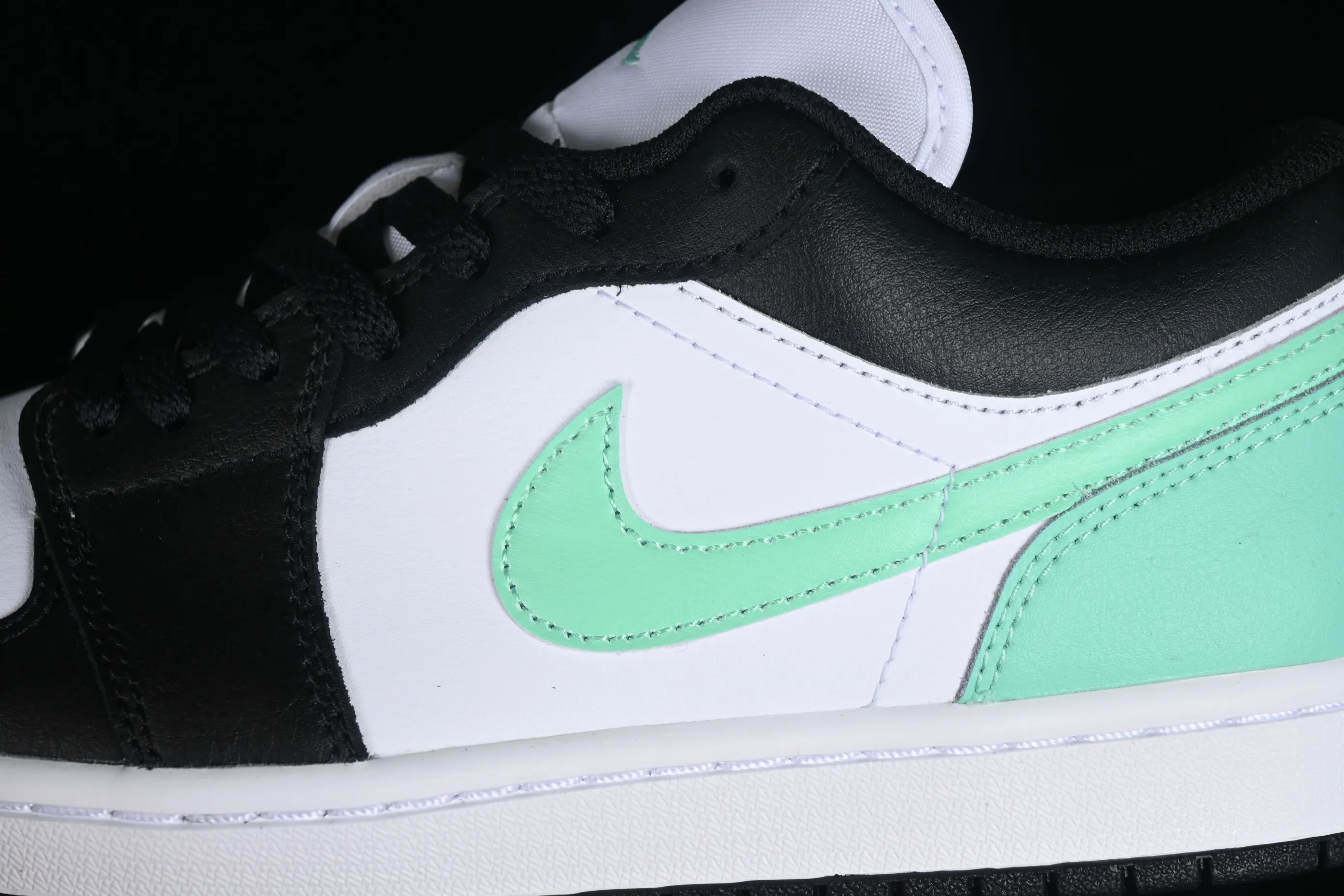 All categories Air Jordan Jordan series basketball shoes Air Jordan 1 Low G version pure original Air Jordan 1 Low AJ1 Joe 1 mint black and green low-top cultural basketball shoes 553558-131